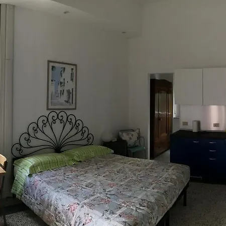 Hotello 2* غالاّراتي