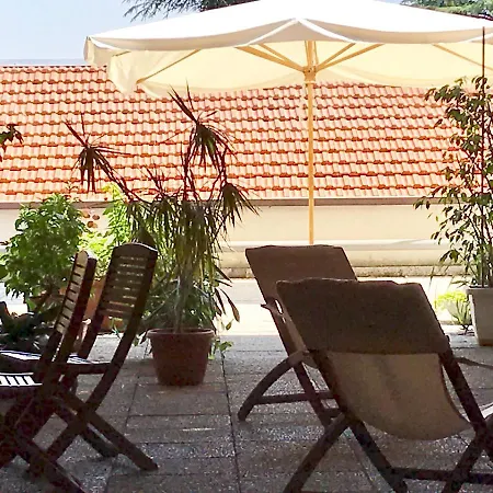 Guest house Hotello